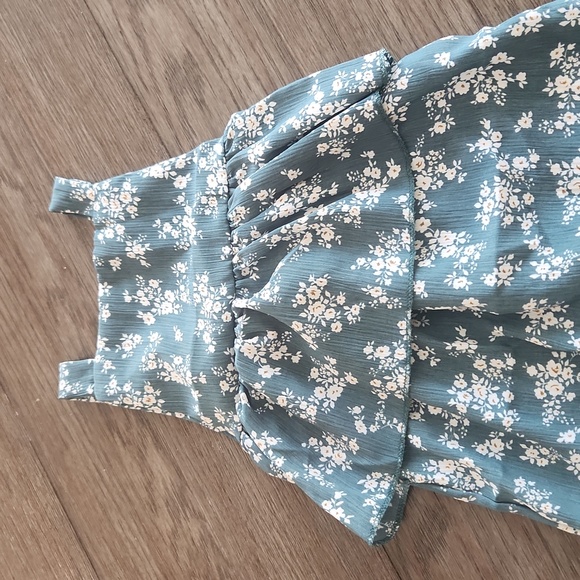 AS IS Floral romper - Picture 2 of 11